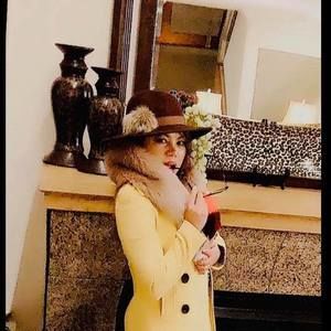 Meet your Posher, Embeth